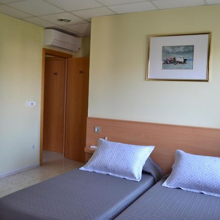 Hostal Bartis Фигерас Номер фото